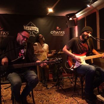 Concierto en formato semi-acustico de la Gira 2019 " Solteros con Nibel"