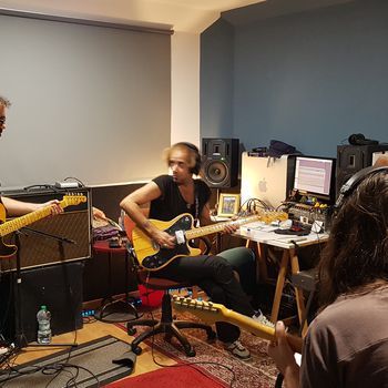 El Flaco grabando con Álvaro Suite