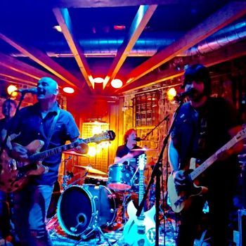 Los Recortables en Revolver