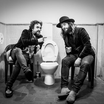 Un Flaco y un River Boy en las cloacas de la Gramola