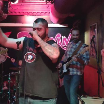 2019.07.26 Sala Caravan Guitarras Calaveras 02