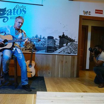 Uplugged Sala Cuatro Gatos