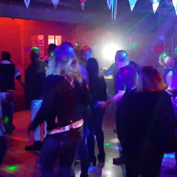Synth Pop party
