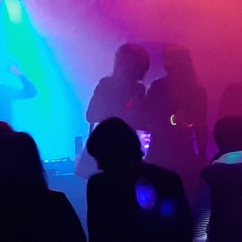 Synth Pop party