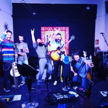 Ballena en concierto