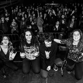 Bones of Minerva en concierto