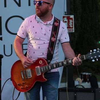 Mr. Cobol guitarra