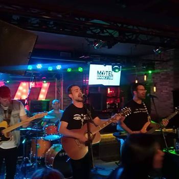 Concierto en Motel 7, Badajoz