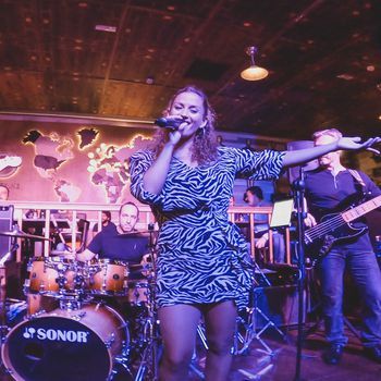 Zoo Station Band