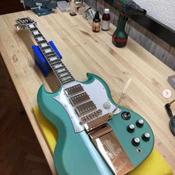 Gibson SG Maestro