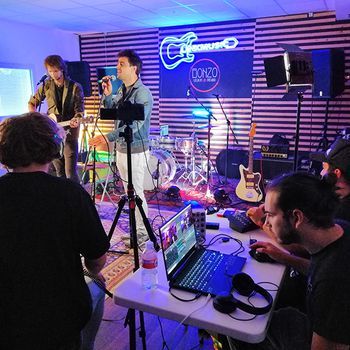 Actuación streaming Comandante Twin