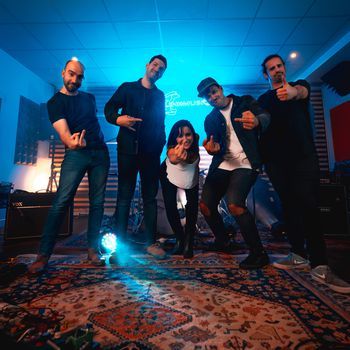 Akeroa con Bárbara (Emergentes)