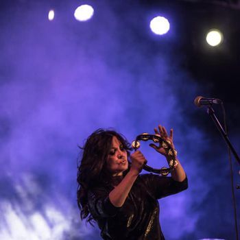 María