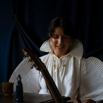 Lorena Álvarez logo